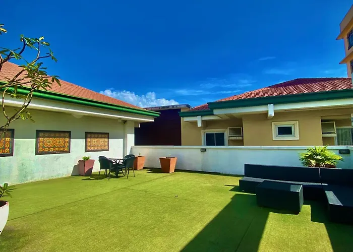 Hotel Homey In Taguig Near Bgc 4*