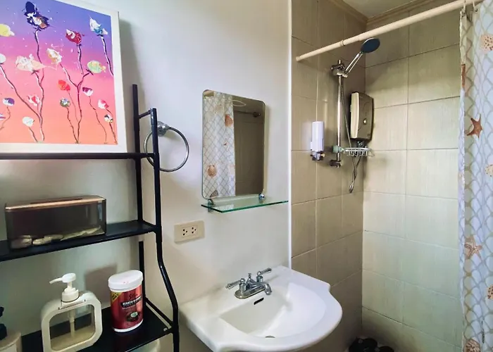 Homey In Taguig Near Bgc Hotel