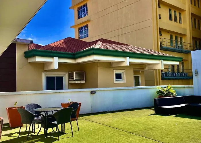 Homey In Taguig Near Bgc 4*