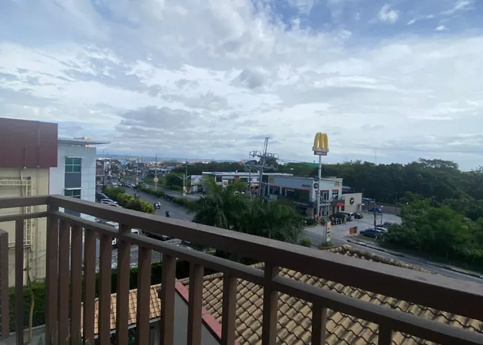 Homey In Taguig Near Bgc